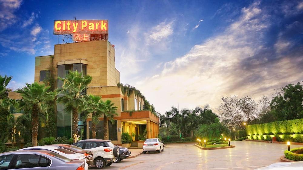 City Park Airport Gurgaon Zewnętrze zdjęcie
