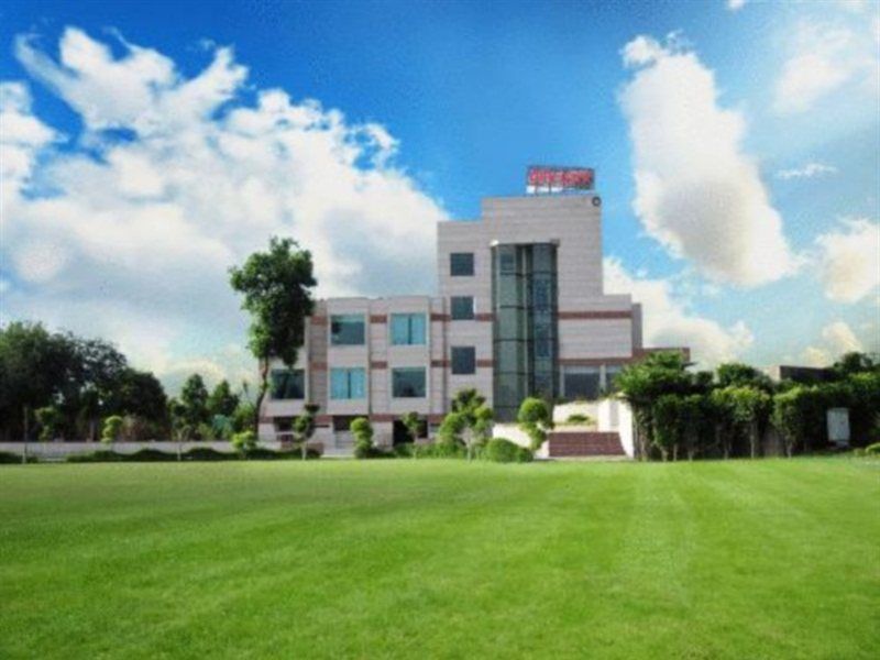 City Park Airport Gurgaon Zewnętrze zdjęcie